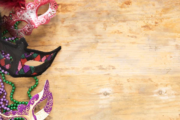 Como customizar sua fantasia para o carnaval com aviamentos metálicos